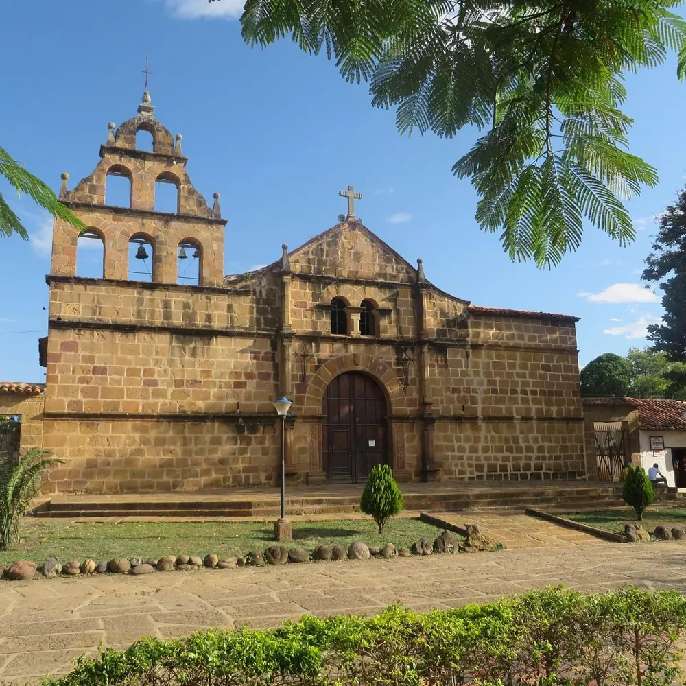 Iglesia de piedra del pueblo de Guane